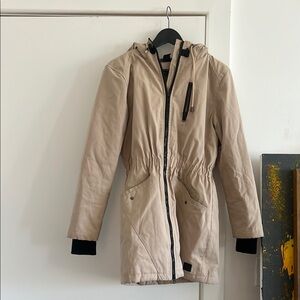 MINIMUM Chic Beige Hooded Coat with Black Accents SIZE 36 (US 6)